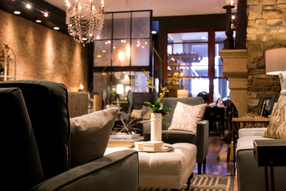 Bromwell's thumbnail 3