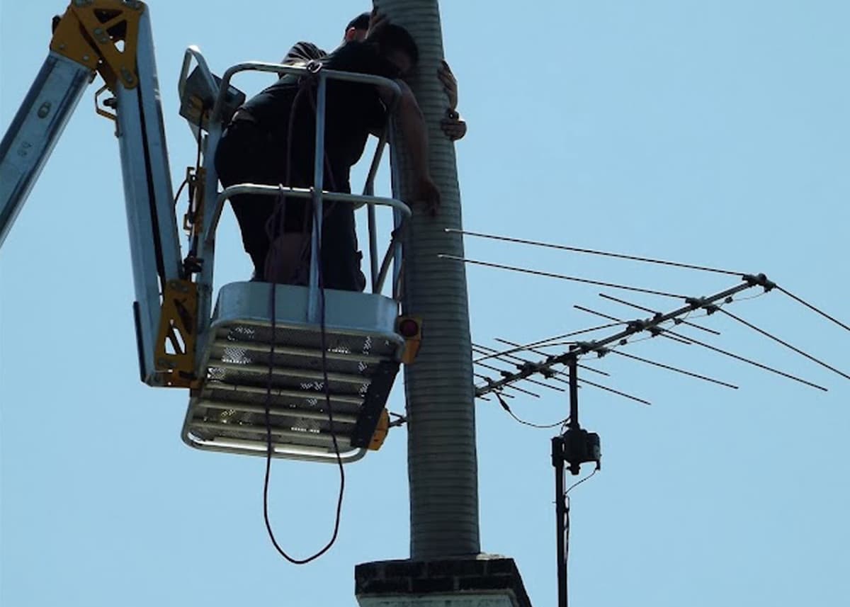Bedford's Liberty Sweep Chimney Service of Dayton, Ohio thumbnail 2