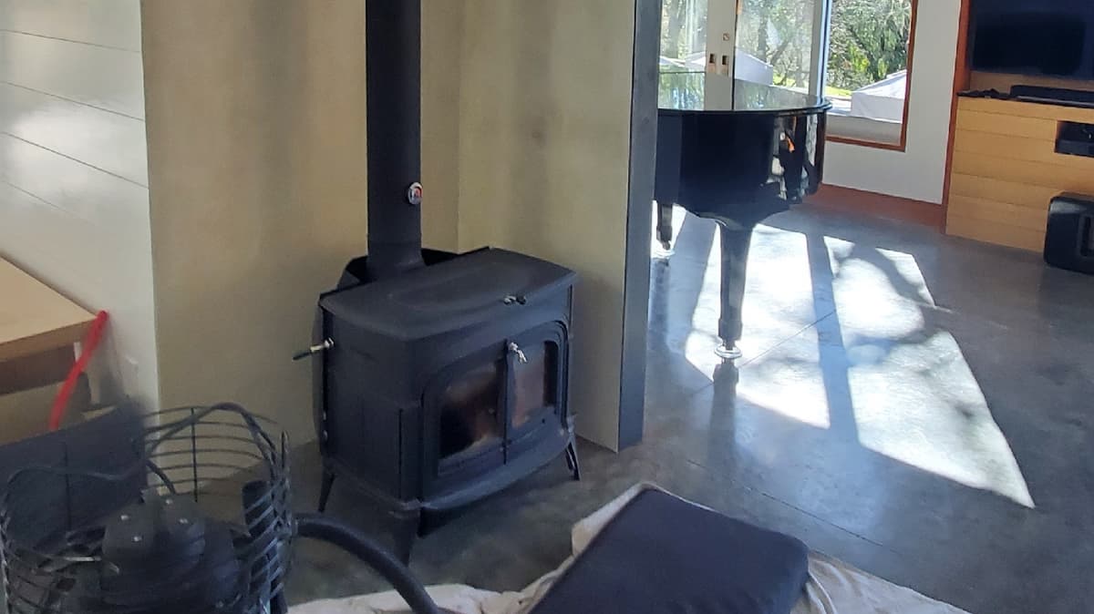 Ashes to Ashes - Professional chimney cleaning, inspection and repair services in Santa Rosa, Oregon