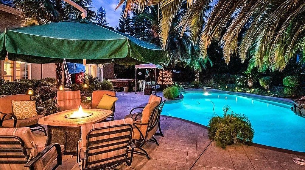 Redding Pool and Fireplace - Professional chimney cleaning, inspection and repair services in Redding, Oregon